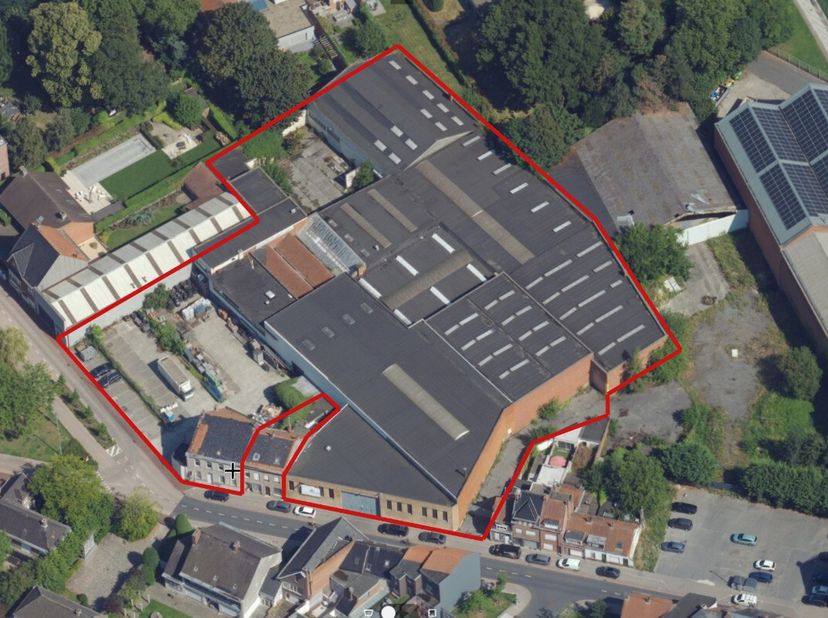 Op een zeer centrale ligging bieden we deze projectzone aan met een oppervlakte van 7.635m².De site leent zich ideaal voor de ontwikkeling van een res