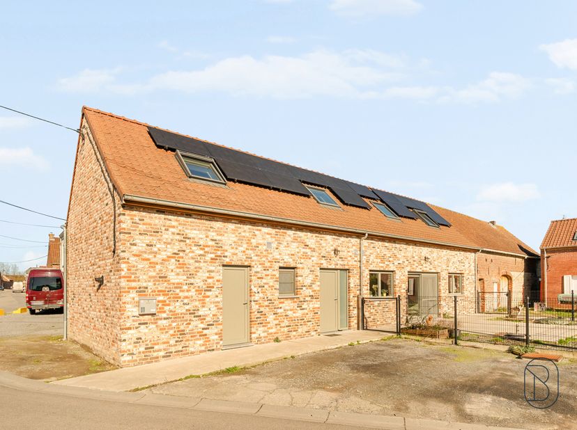 Ideaal gelegen in het aangename dorp Fontenoy, bestaat deze mooie halfopen bebouwing, volledig gerenoveerd in 2023 en voorzien van alle moderne comfor