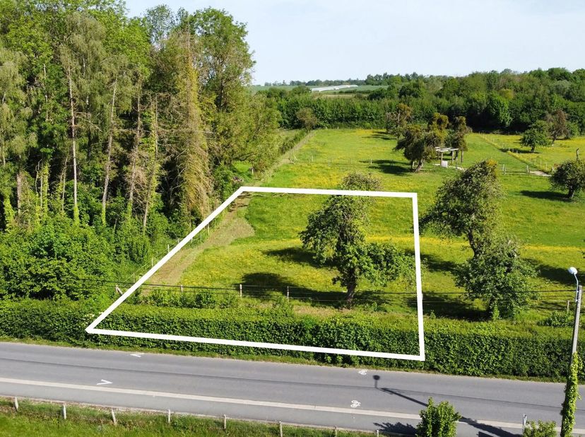 Terrain à vendre
                    à 5620 Saint-Aubin