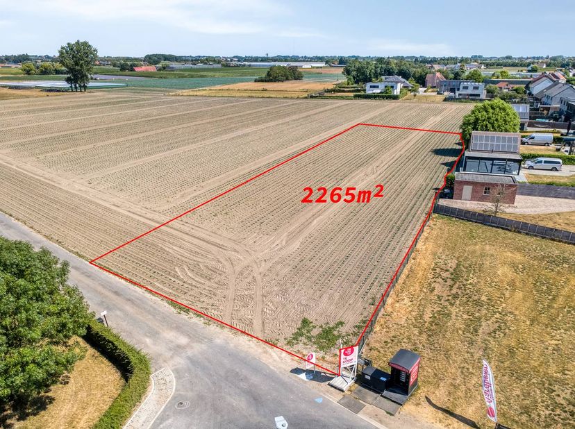 Prachtig perceel bouwgrond van 2.265 m² voor villabouw op rustige topligging in Roeselare<br />
<br />
Bent u op zoek naar een ruime bouwgrond om uw d