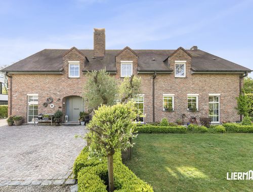                             Villa te koop in Erembodegem
