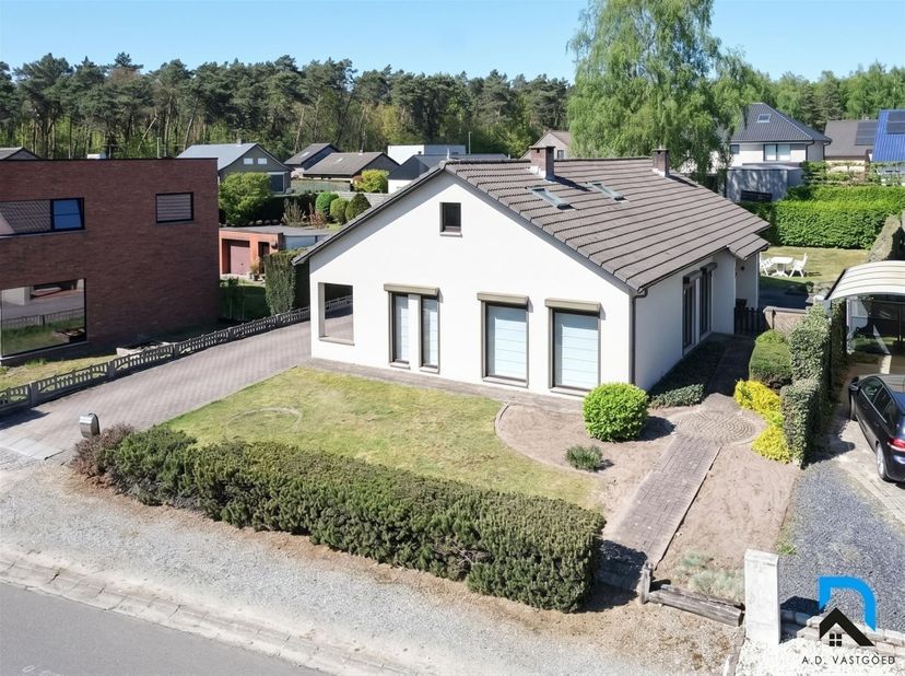 Huis te koop in Eikelbosstraat 8A,
                    3530 Helchteren