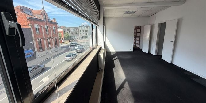 Bedrijfsvastgoed te huur in Bredastraat 112, 2060 Antwerpen