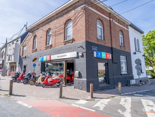                                         Commerce à louer à Waterloo, € 1.600
