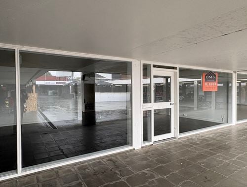                                         Handelszaak te huur in Ronse, € 650
