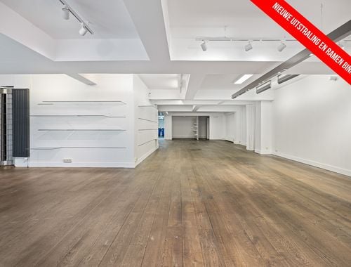                                         Bien commercial à louer à Brasschaat, € 2.150
