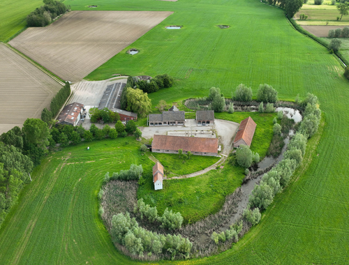                             Hoeve te koop in Markegem
