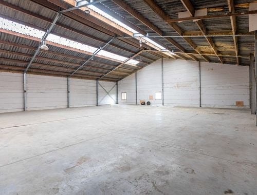                                         Opslagplaats te huur in Liernu, € 1.800
