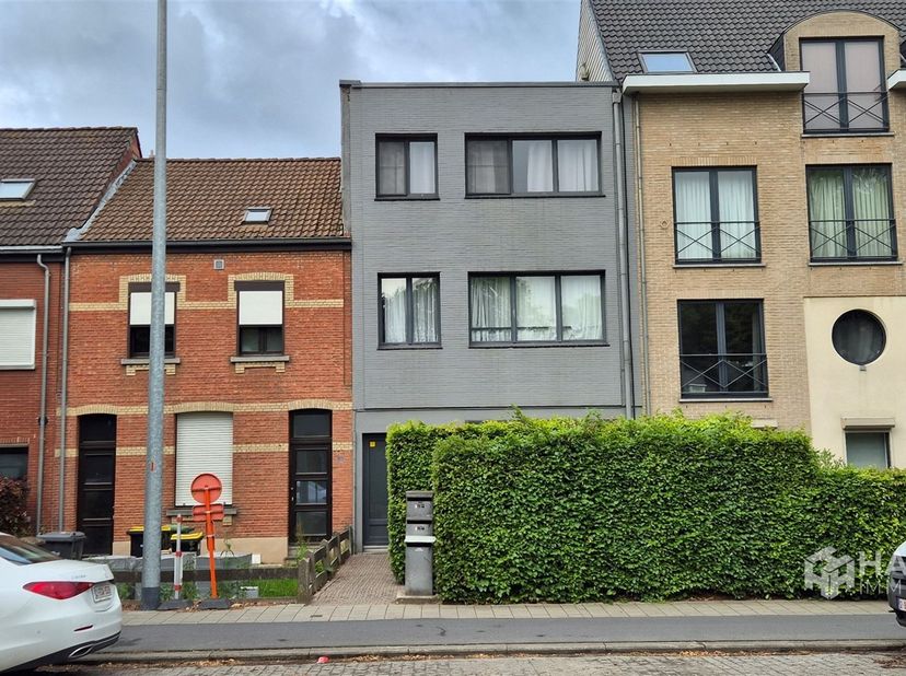 Instapklaar appartement (87 m²) met 2 slaapkamers in Kapellen.<br />
<br />
De ligging nabij het dorpscentrum van Kapellen zorgt voor een vlotte ber