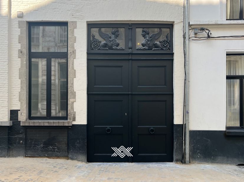 In Edelhof, een volledig gerenoveerd stadspaleis uit 1759, pal in het hart van Gent, wacht deze multifunctionele, polyvalente ruimte van liefst 382 m²