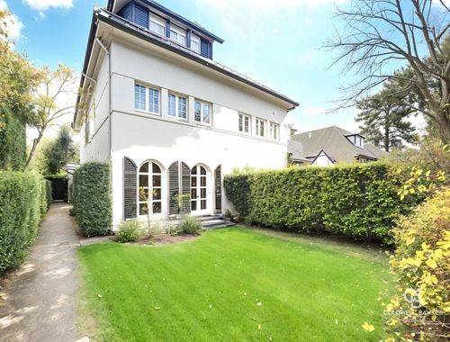                                         Woning te huur in Ukkel, € 3.500
