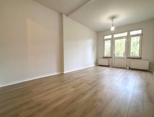                                         Duplex te huur in Schaarbeek, € 1.100
