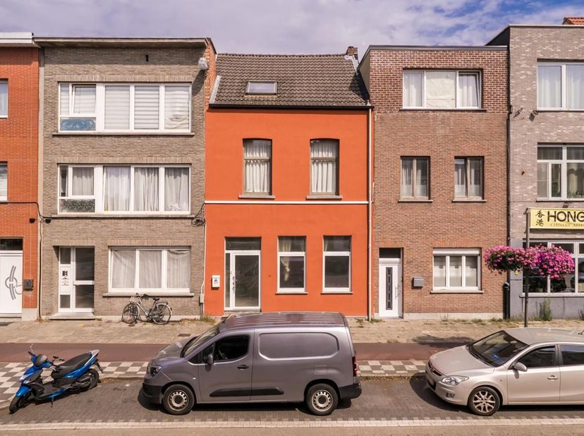 Huis te koop in Jules Moretuslei 335,
                    2610 Wilrijk