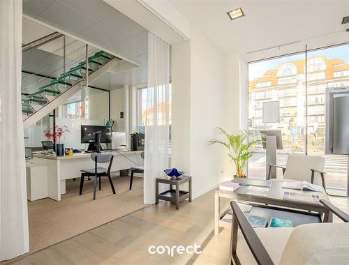                                         Bureaux à louer à Nieuwpoort, € 720
