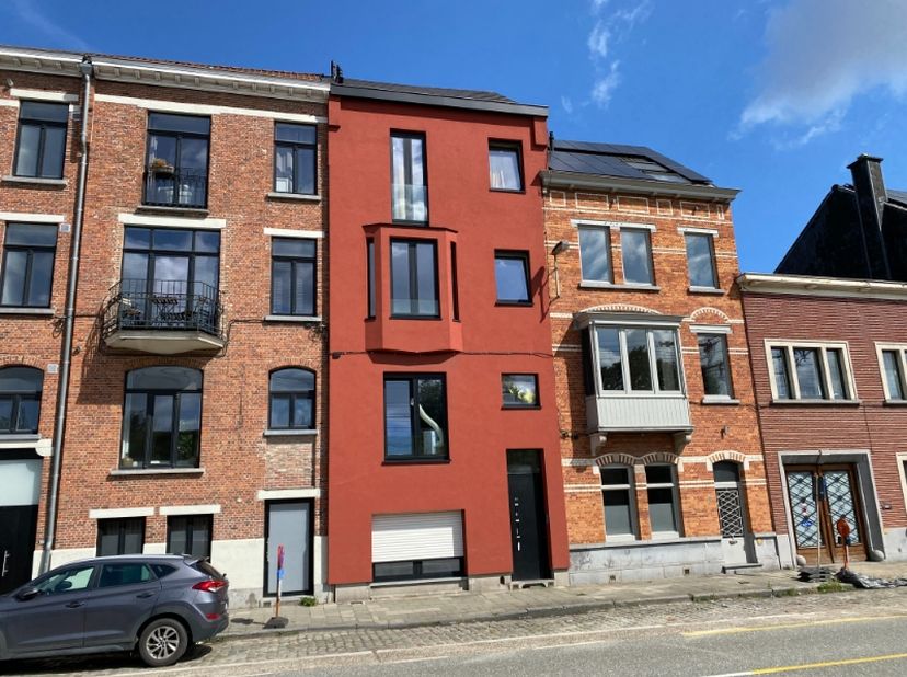 --- NIEUW --- Gerenoveerd en energiezuinig 1-slaapkamerappartement op toplocatie nabij Sint-Pietersstation!<br />
<br />