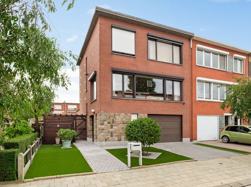 Huis te koop in Meetjeslandstraat 28,
                    2660 Hoboken
