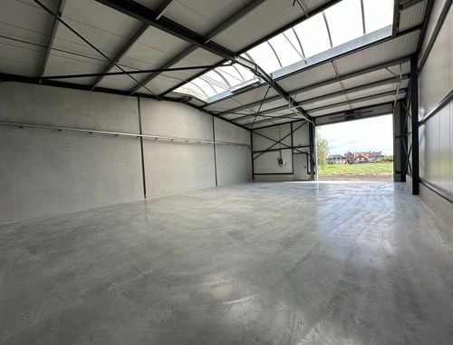                                         Bedrijfsgebouw te koop in Anzegem, € 206.400
