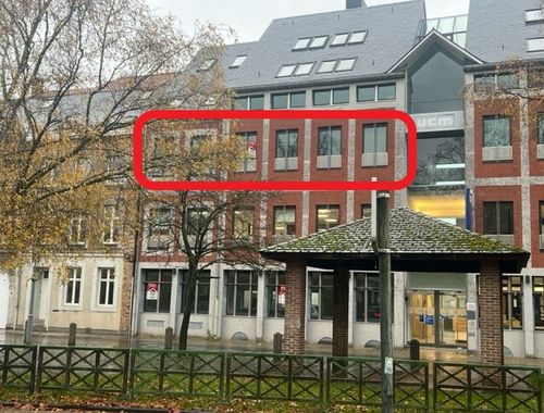                                         Bien commercial à louer à Verviers, € 980
