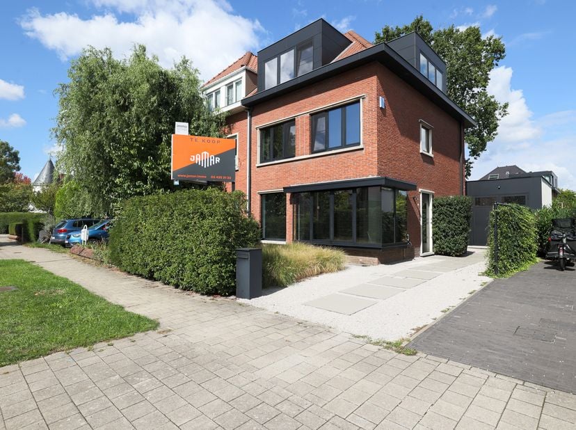 Huis te koop in Eugenio Pacellilaan 21,
                    2650 Edegem
