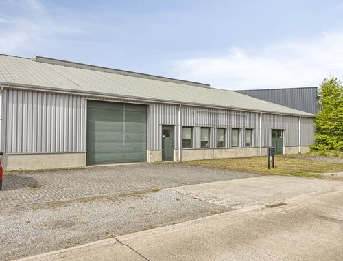                                         Magazijn met bureel te koop in Eksel, € 625.000
