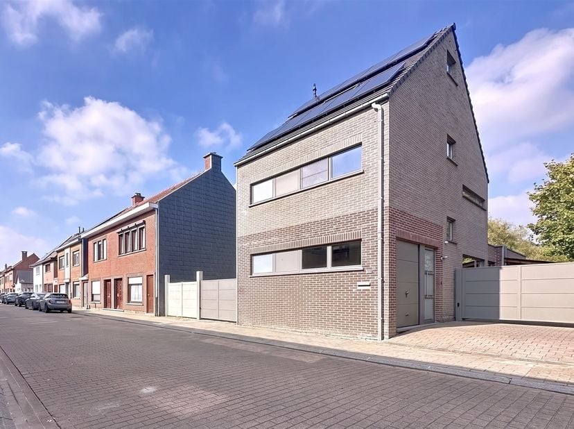 Huis te koop in Kerselarendreef 38,
                    9170 De Klinge