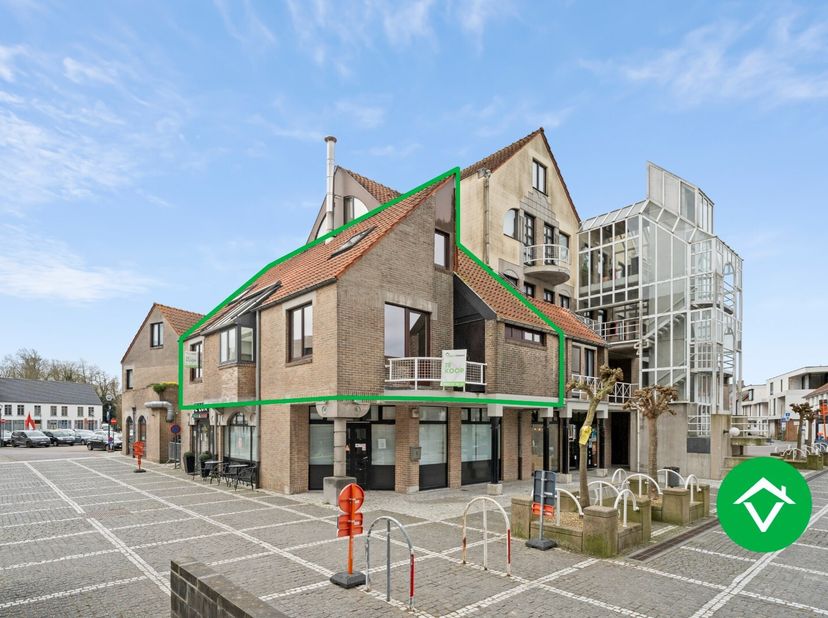 Dit duplex appartement is gelegen in het centrum van Koekelare dichtbij tal van voorzieningen op wandelafstand.<br />
Dit appartement heeft een bewoon