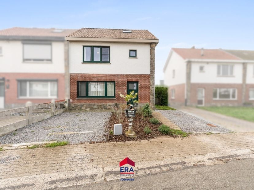 Gerenoveerde woning met 2 slaapkamers te huur in Tessenderlo-Ham:Op zoek naar een gezellige instapklare woning? Deze recent gerenoveerde woning biedt