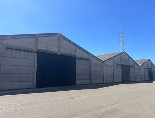                             Entrepôt sans bureau à louer à Kuurne
