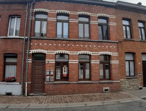                                         Immeuble d'appartements à vendre à Péruwelz, € 280.000
