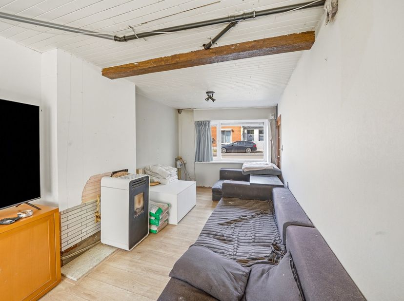Ontdek deze rijwoning in Bredene! De woning vormt de ideale thuisbasis voor starters, alleenstaanden of koppels die op zoek zijn naar een instapklare