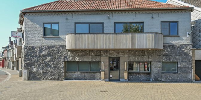 Bedrijfsvastgoed te koop in Kerkplein 1, 8750 Wingene