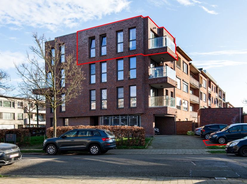 Recent dakappartement voorzien met 1 slaapkamer en zuidterras op toplocatie te Edegem!<br />
<br />
Ligging: Gelegen in de Buizegemwijk te Edegem, c
