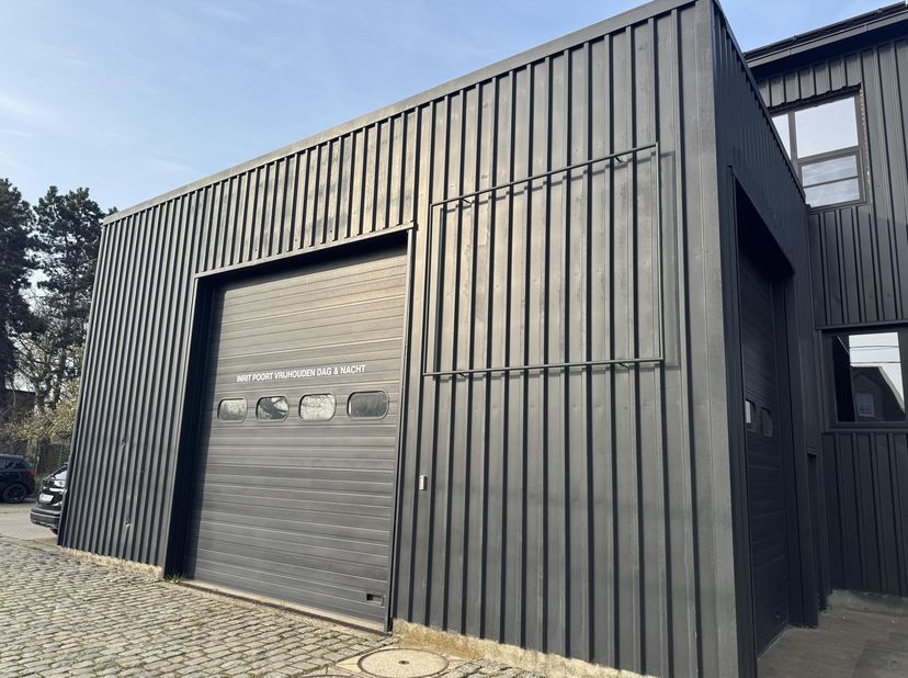 Bien professionnel à louer
                    à 9520 Sint-Lievens-Houtem