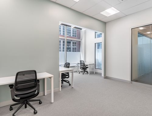                                         Bureaux à louer à Liège, € 928
