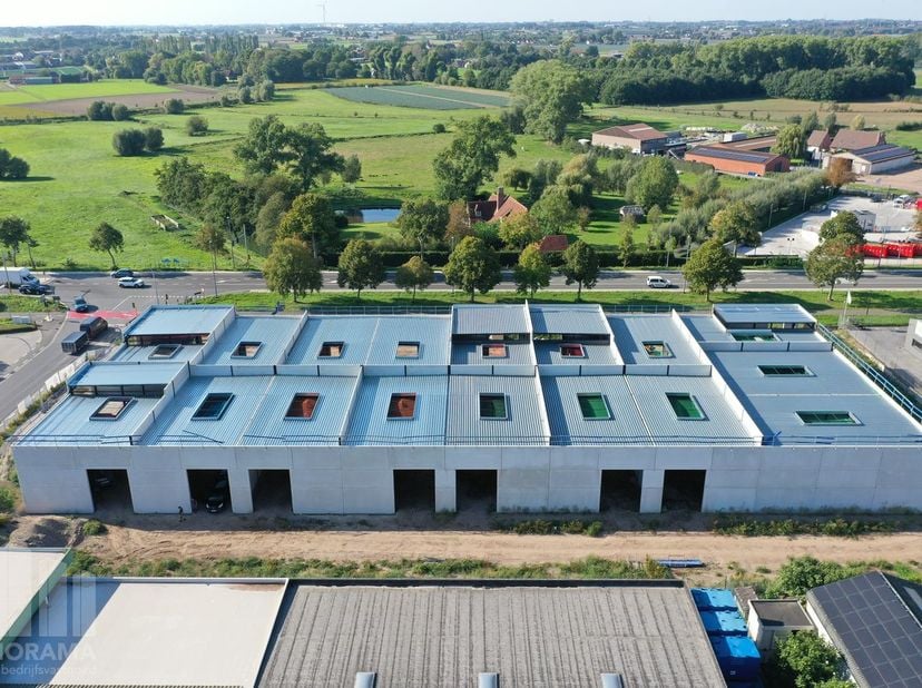 Bien professionnel à vendre à Nijverheidsstraat 36,
                    8760 Meulebeke