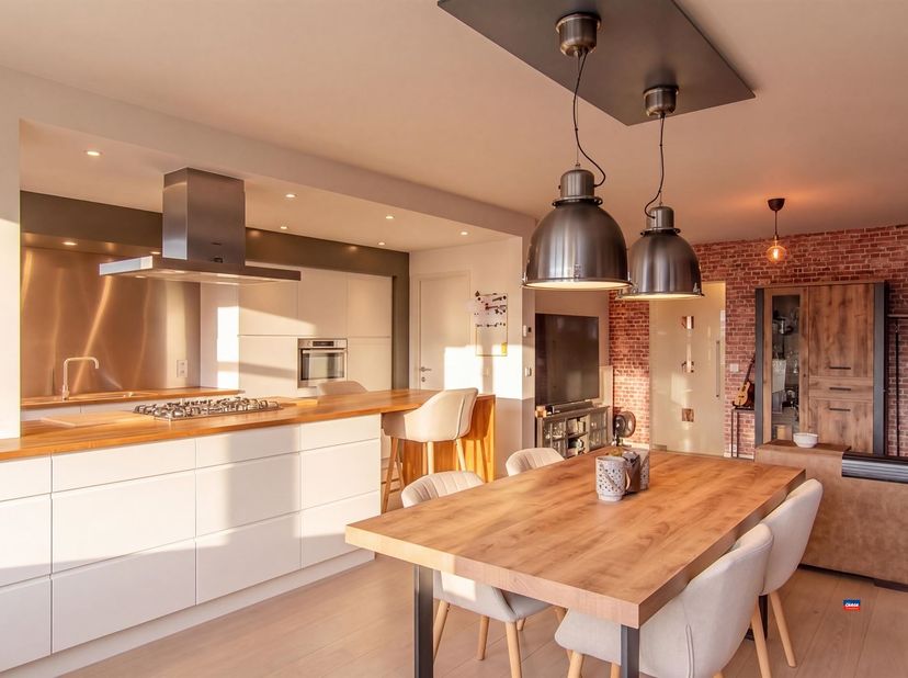 HOBOKEN | RUIM APPARTEMENT MET TWEE SLAAPKAMERS EN MOOI TERRAS GELEGEN OP DE TWEEDE VERDIEPING VAN GEBOUW MET LIFT | EPC A | <br />
Indeling als volg