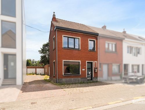                                         Koppelwoning te koop in Zelzate, € 249.000
