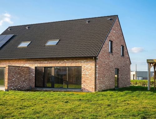                                         Woning te koop in Ooigem, € 369.769,99

