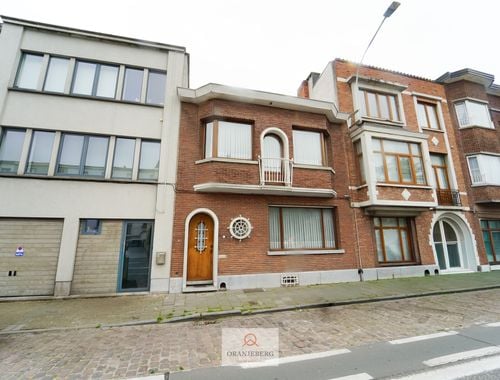                                         Woning te koop in Sint-Amandsberg, € 348.000
