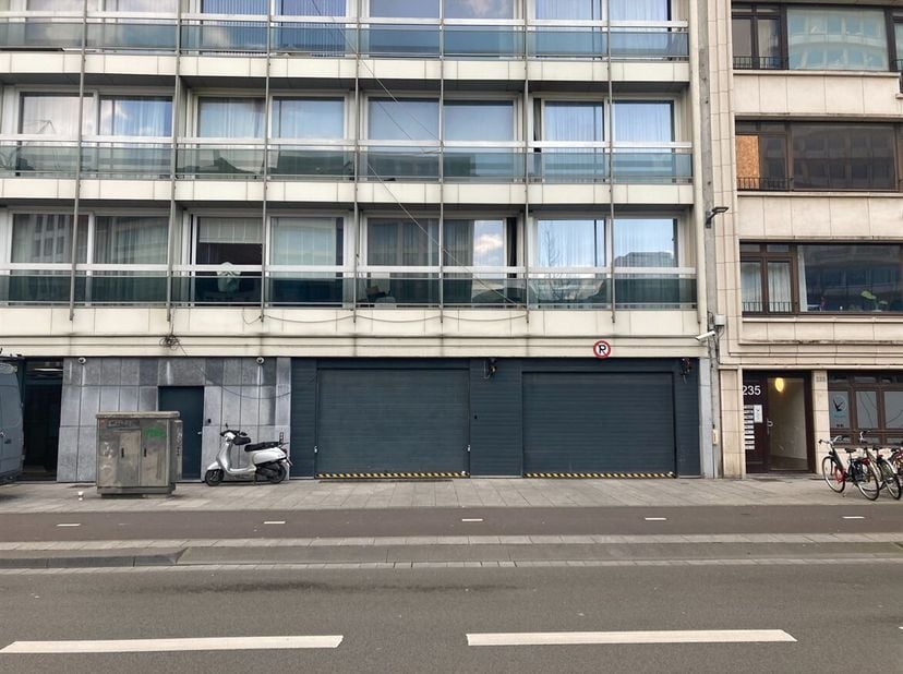 Garage à vendre
                    à 2000 Antwerpen