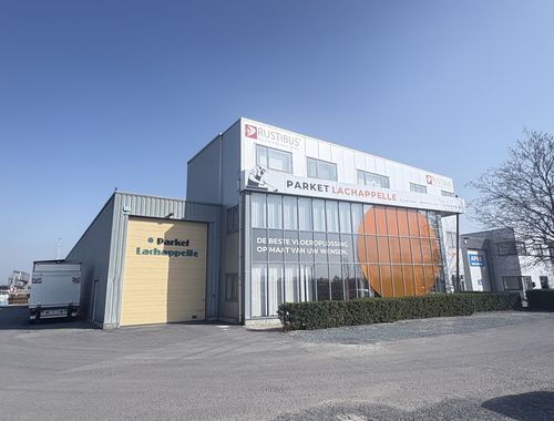                                         Entrepôt avec bureau à louer à Borgerhout, € 4.003
