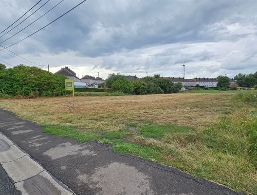                                         Grond te koop in Elouges, € 80.000
