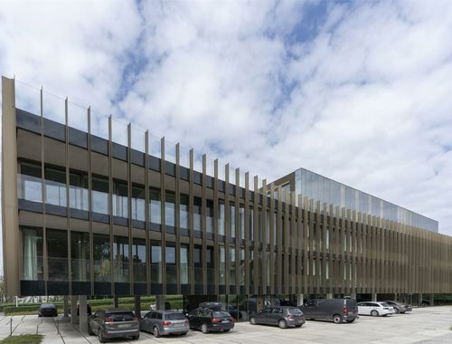                                        Immeuble de bureaux à louer à Kortrijk, € 339

