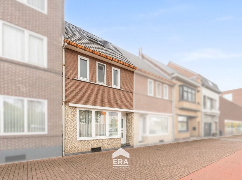 Huis te koop in Burgemeester Philipslaan 11,
                    3680 Maaseik