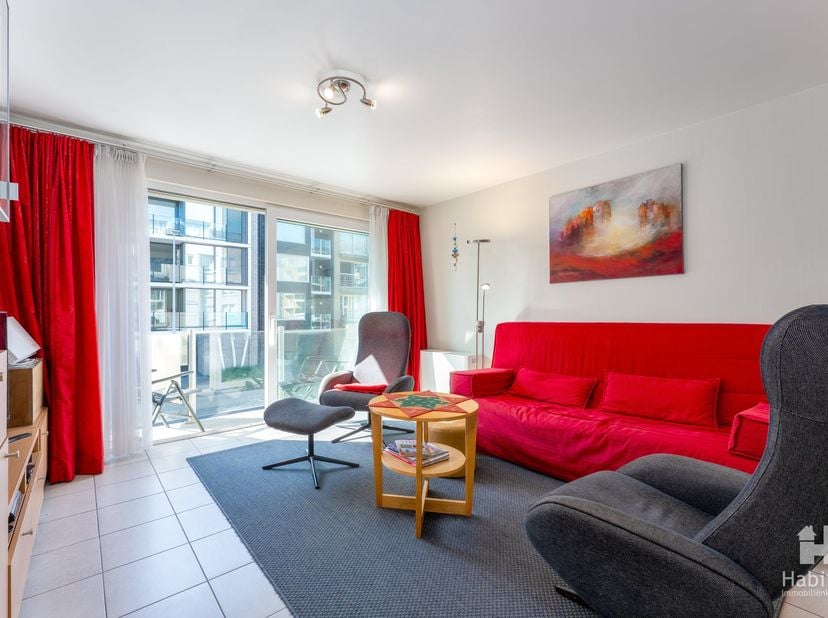 Op de 1ste verd. van de recent gebouwde residentie Harwich, centraal gelegen op enkele passen van de zeedijk en de winkstraat, vindt u dit instapklaar