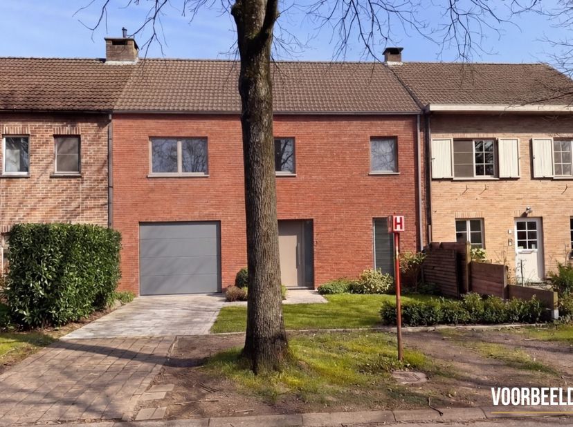 Unieke bouwgrond van 470 m² met 10 m breedte in rustig Brasschaat<br />
<br />
Rustige ligging | 470 m² grond | 10 m gevelbreedte | Eengezinswoning |