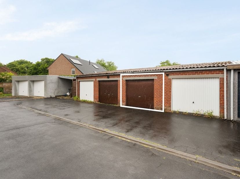 Garage te koop in Hoogweg 7,
                    8940 Wervik