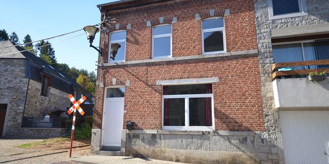 Maison à vendre à rue des Frères Bouré 28, 5670 Olloy-sur-Viroin