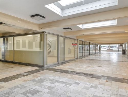                                         Commercieel Gebouw te koop in Genk, € 89.000
