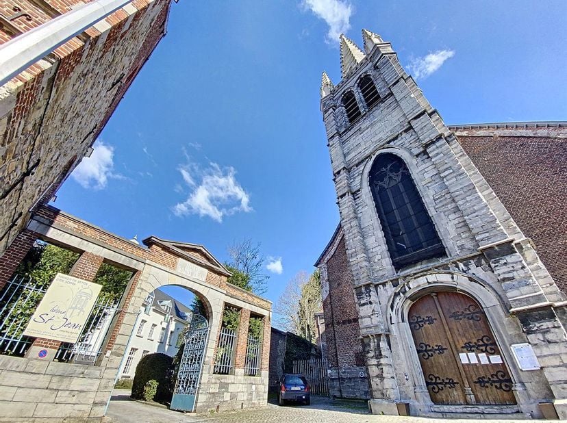 "Les Résidences Saint-Jean"<br />
 Situé au coeur d'un magnifique bâtiment renové, confortable et très lumineux, magnifiques appartements disponibles